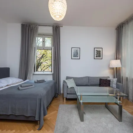 Upscale In Prime Location Near Sights * Prague