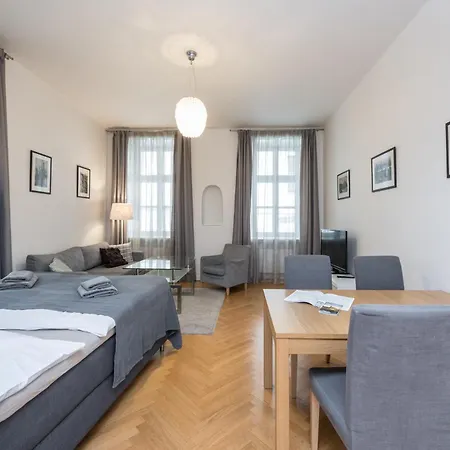 Upscale In Prime Location Near Sights Appartamento *
