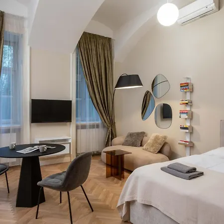 Upscale In Prime Location Near Sights Appartamento Praga