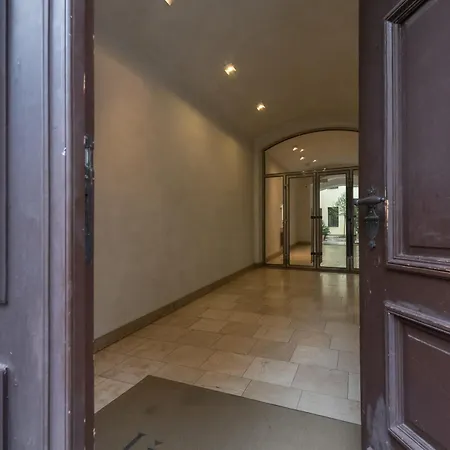Apartman Upscale In Prime Location Near Sights *