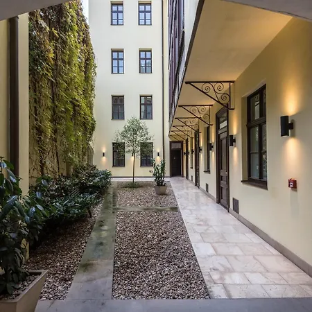 Apartment Upscale In Prime Location Near Sights Prag